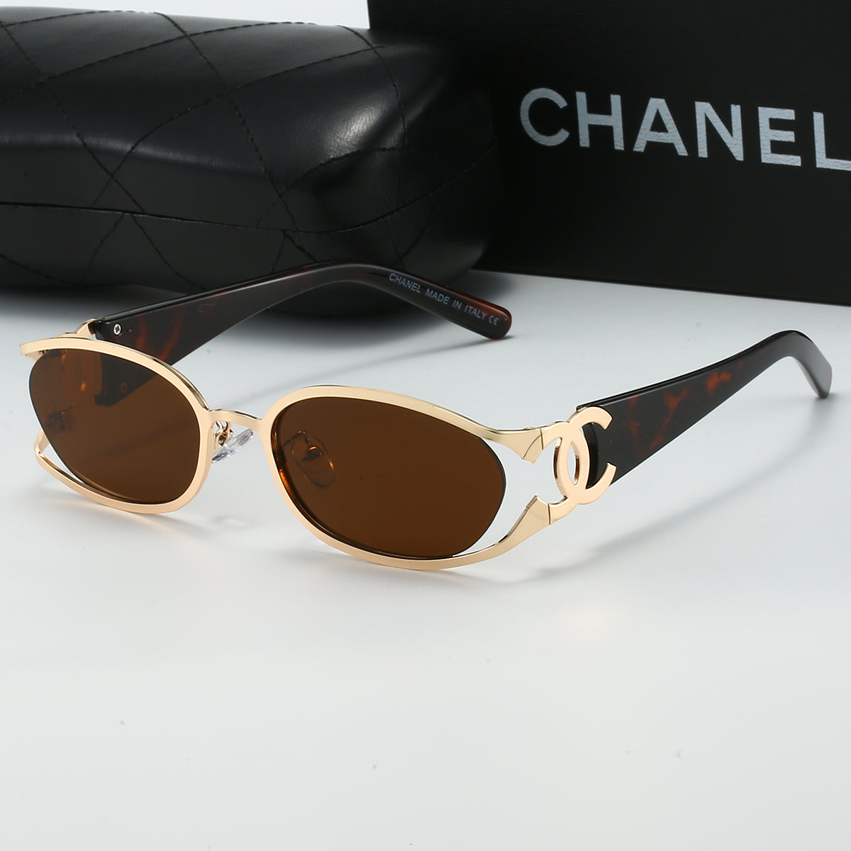 Chanel Occhiali da Sole con Logo