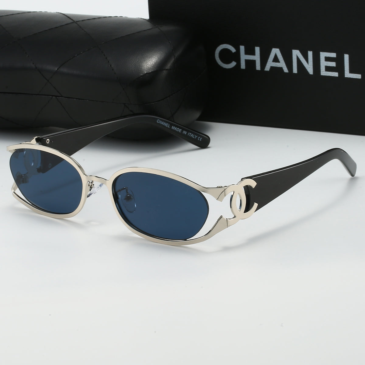Chanel Occhiali da Sole con Logo