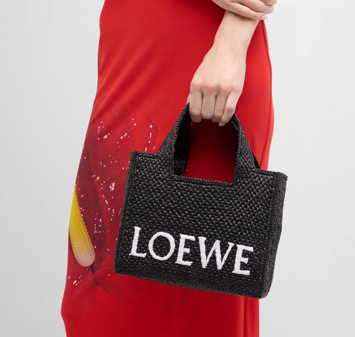 Loewe Piccola Borsa Tote Font in Rafia