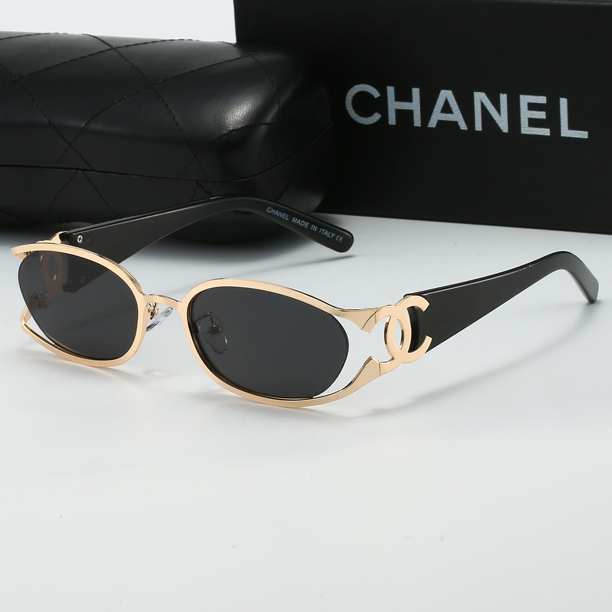 Chanel Occhiali da Sole con Logo